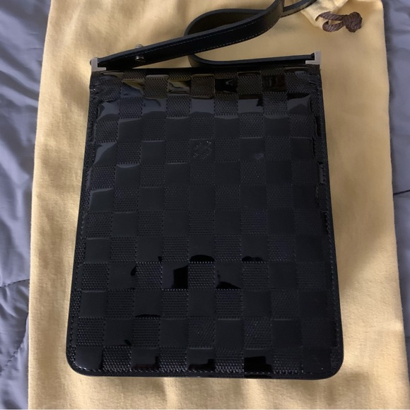 Rare Louis Vuitton Black Damier Club Bag - Picture 2 of 16